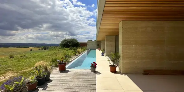 De la Terre à l'Équipement : Acquisition Clé en Main