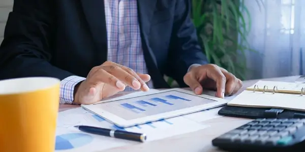 Stratégie de Négociation et Relations Bancaires